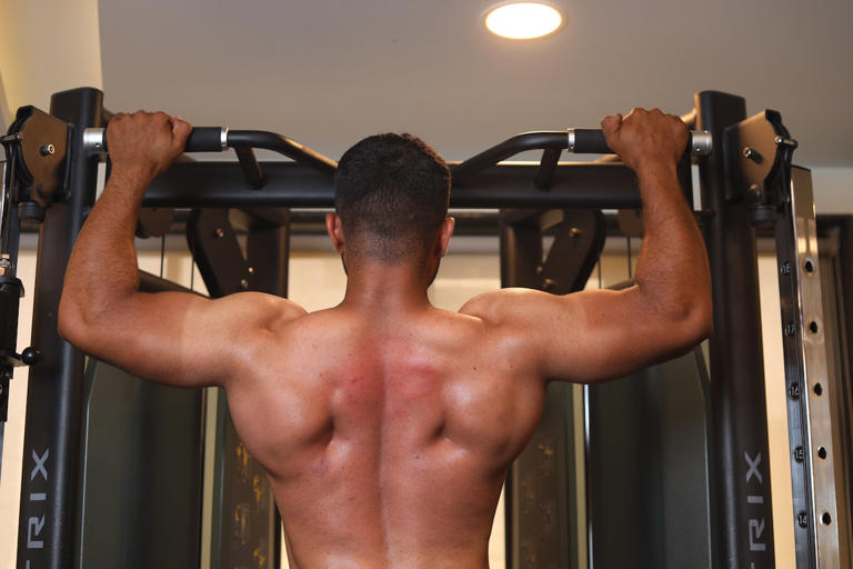 Master Pull-Ups: 6 Essential Exercises to Strengthen Your Upper Body