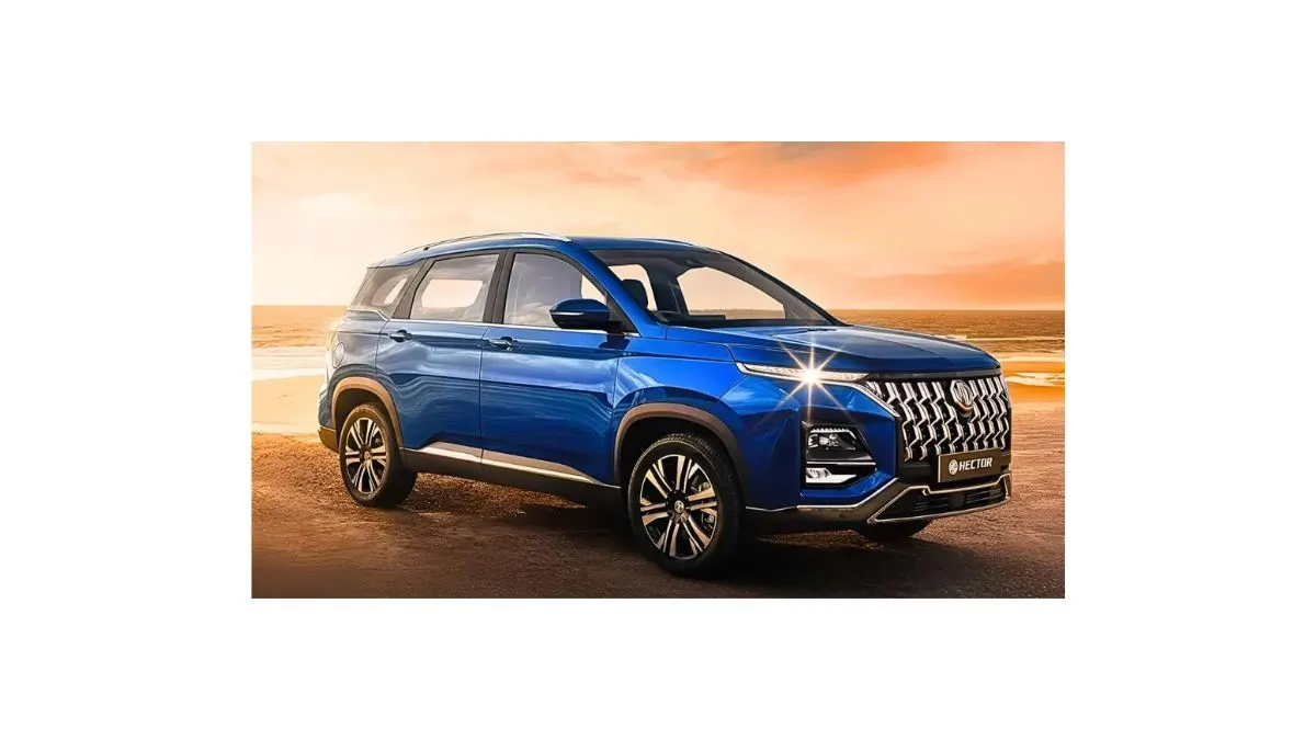 MG Hector Plus 2026 premium 7-seater SUV showcasing bold exterior design, large panoramic sunroof, and modern styling